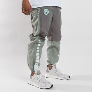 Iridescent Winbreaker Pant in Grey